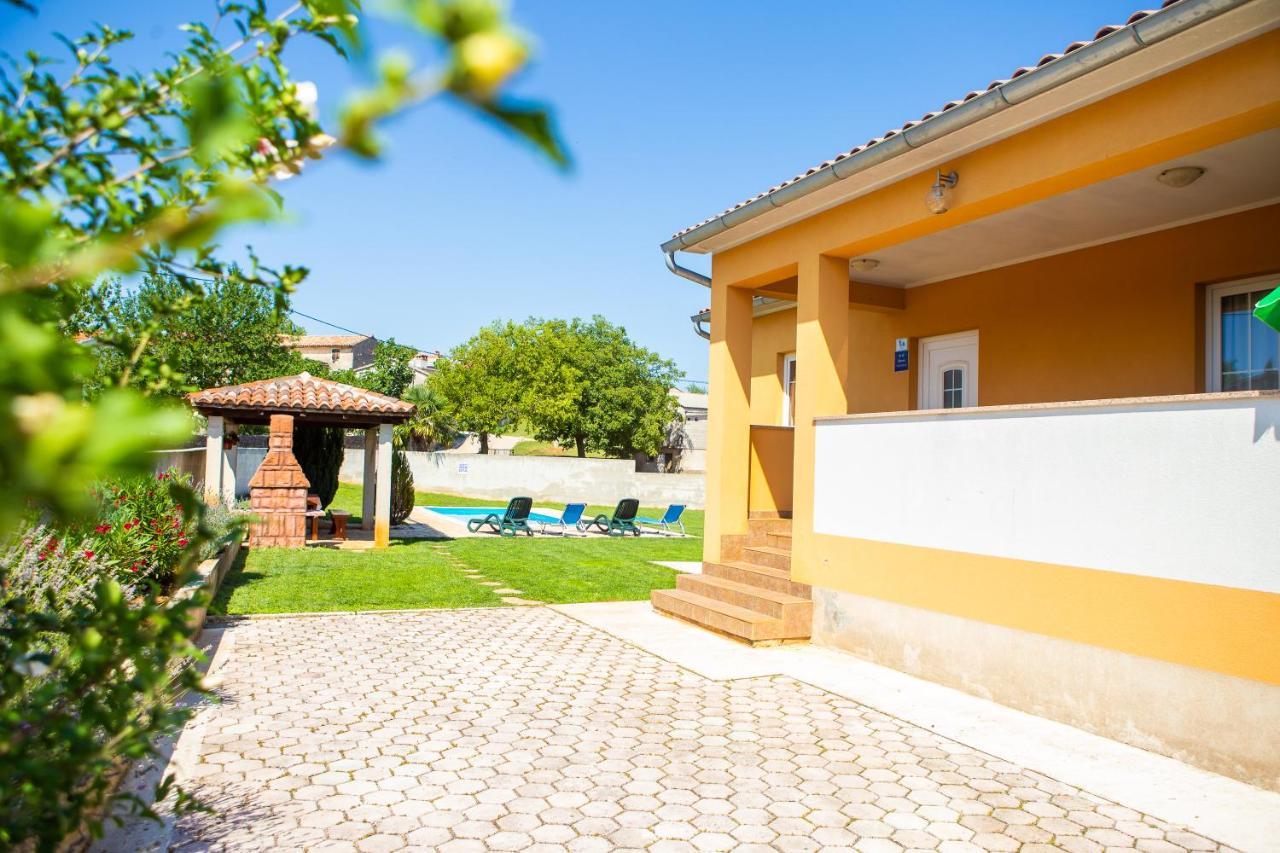 Holiday Home Labud Žminj Extérieur photo