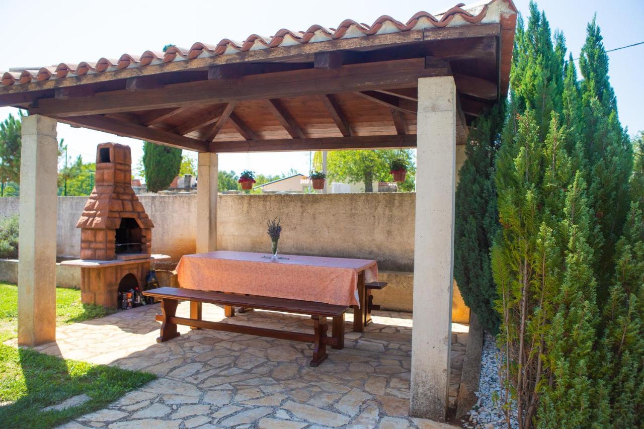 Holiday Home Labud Žminj Extérieur photo